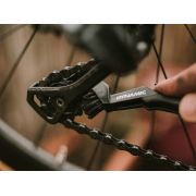 Dynamic Bike Care - Perie curatare transmisie bicicleta Drivetrain Detailing Brush - negru