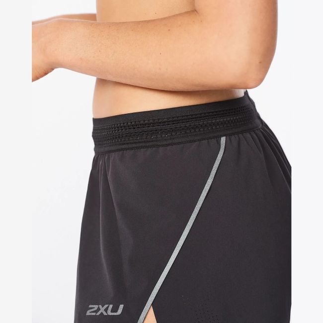 2XU - Pantaloni scurti de alergare pentru femei Light Speed 3&quot; Short - negru reflectorizant