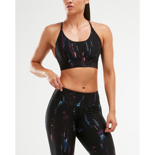 2XU - Bustiera sport pentru femei Perform Crop Frequency Boysenberry - negru multicolor