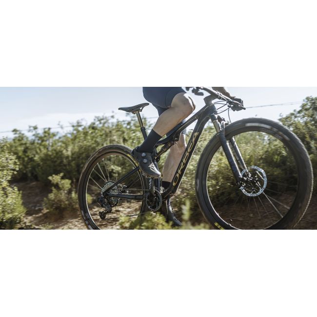 Orbea Oiz M10 AXS 2025 - bicicleta MTB full suspension XC 29&quot; - gri Diamond Carbon View (Matt-Gloss)